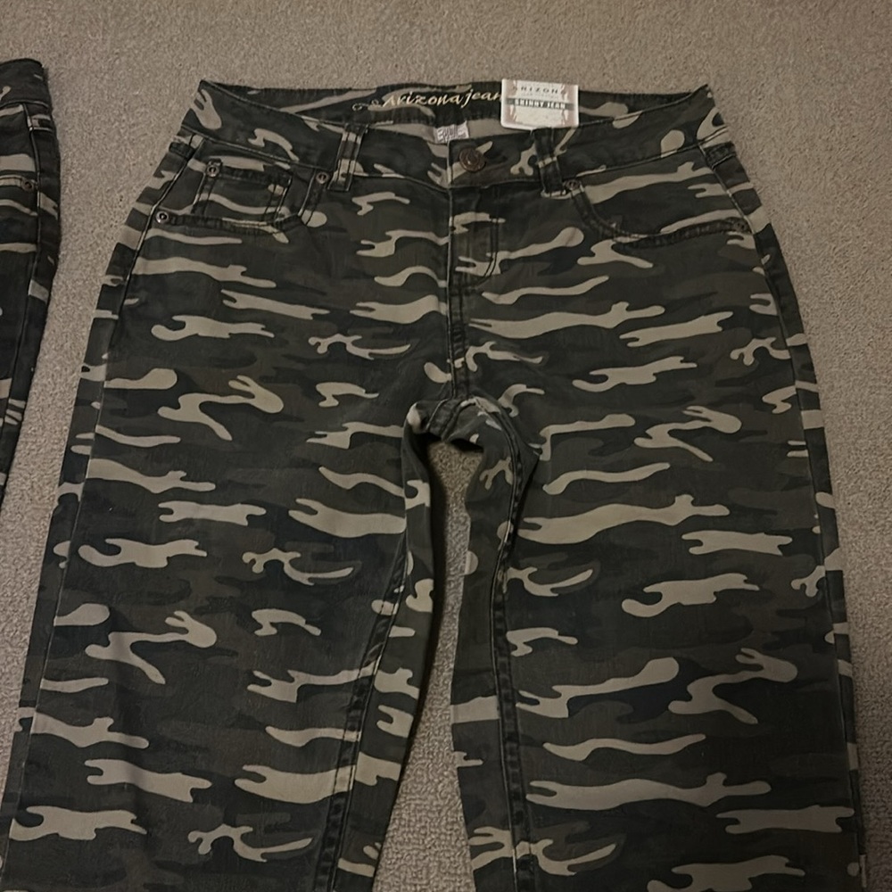 NWT Kid Girl Arizona Camouflage skinny jeans - two pairs - Picture 2 of 6